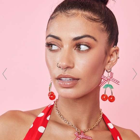 Dolls Kill Jewelry - NWT DollsKill 🍒 Drop Earrings 😍